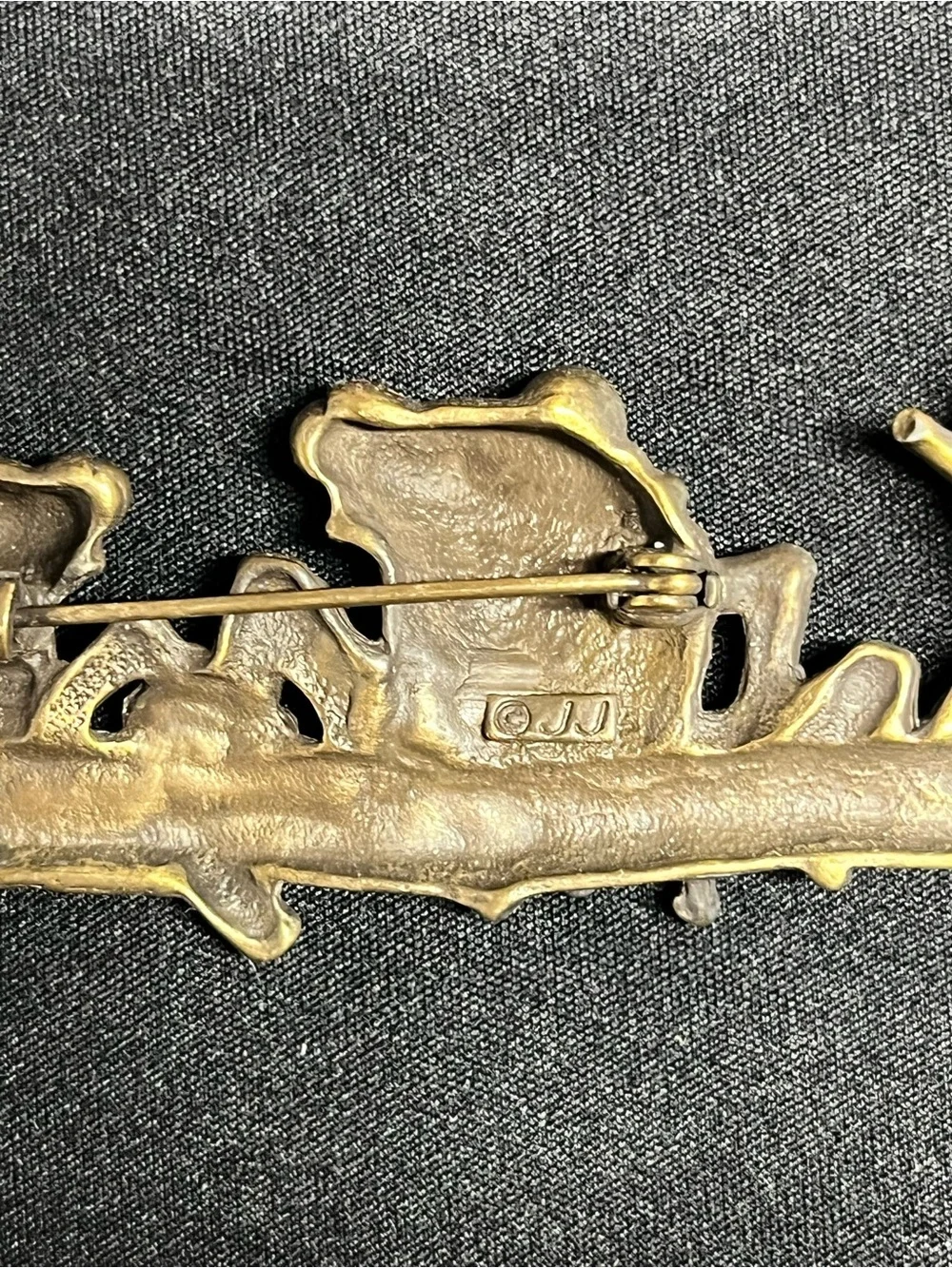 Vintage 80’s JJ Frogs Amphibian Brooches pins, frogs on the log